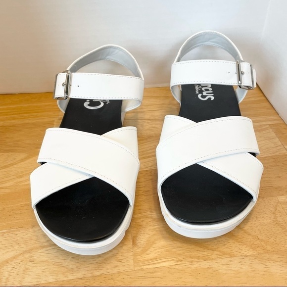 Circus by SAM EDELMAN All White Sandals - Picture 2 of 9